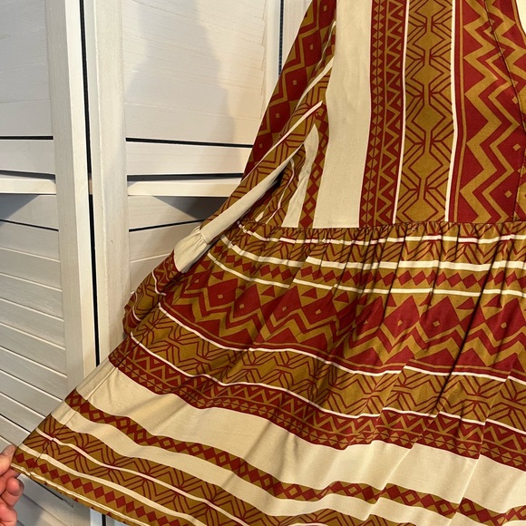 NEW Easel Tunic Blouse - Picture 9 of 14